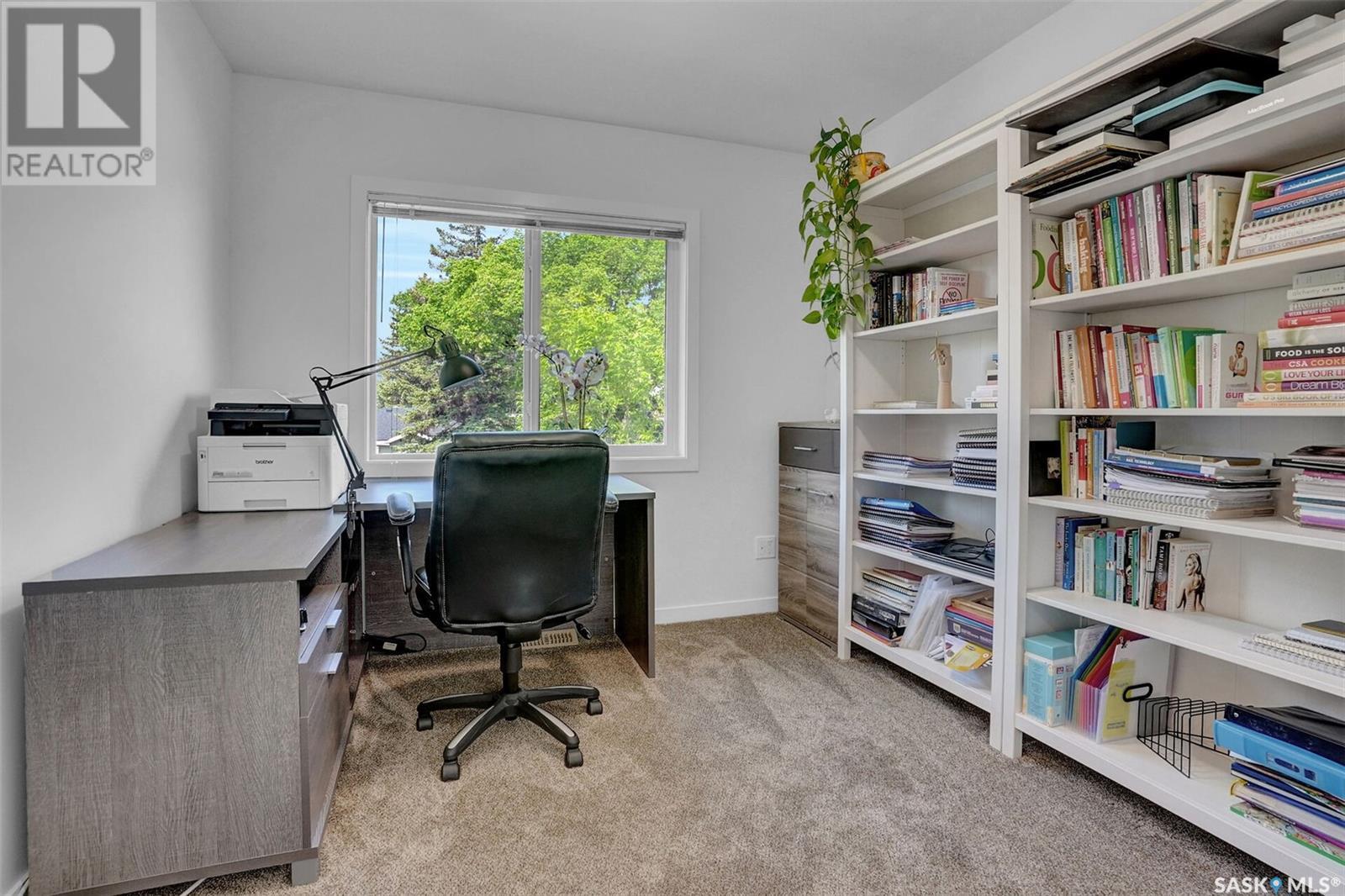 Single Family House 2 Level for Sale in  Grey STREET Regina 