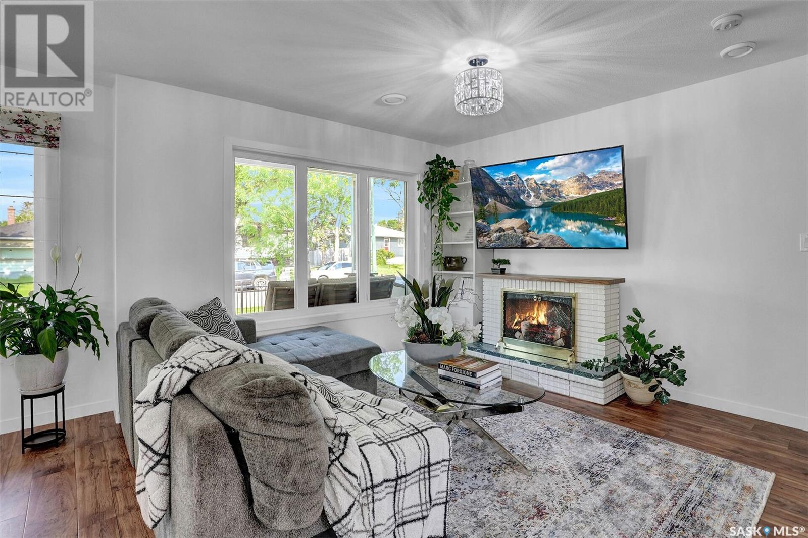 Single Family House 2 Level for Sale in  Grey STREET Regina 