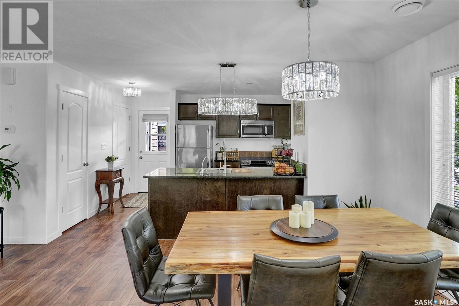 Single Family House 2 Level for Sale in  Grey STREET Regina 