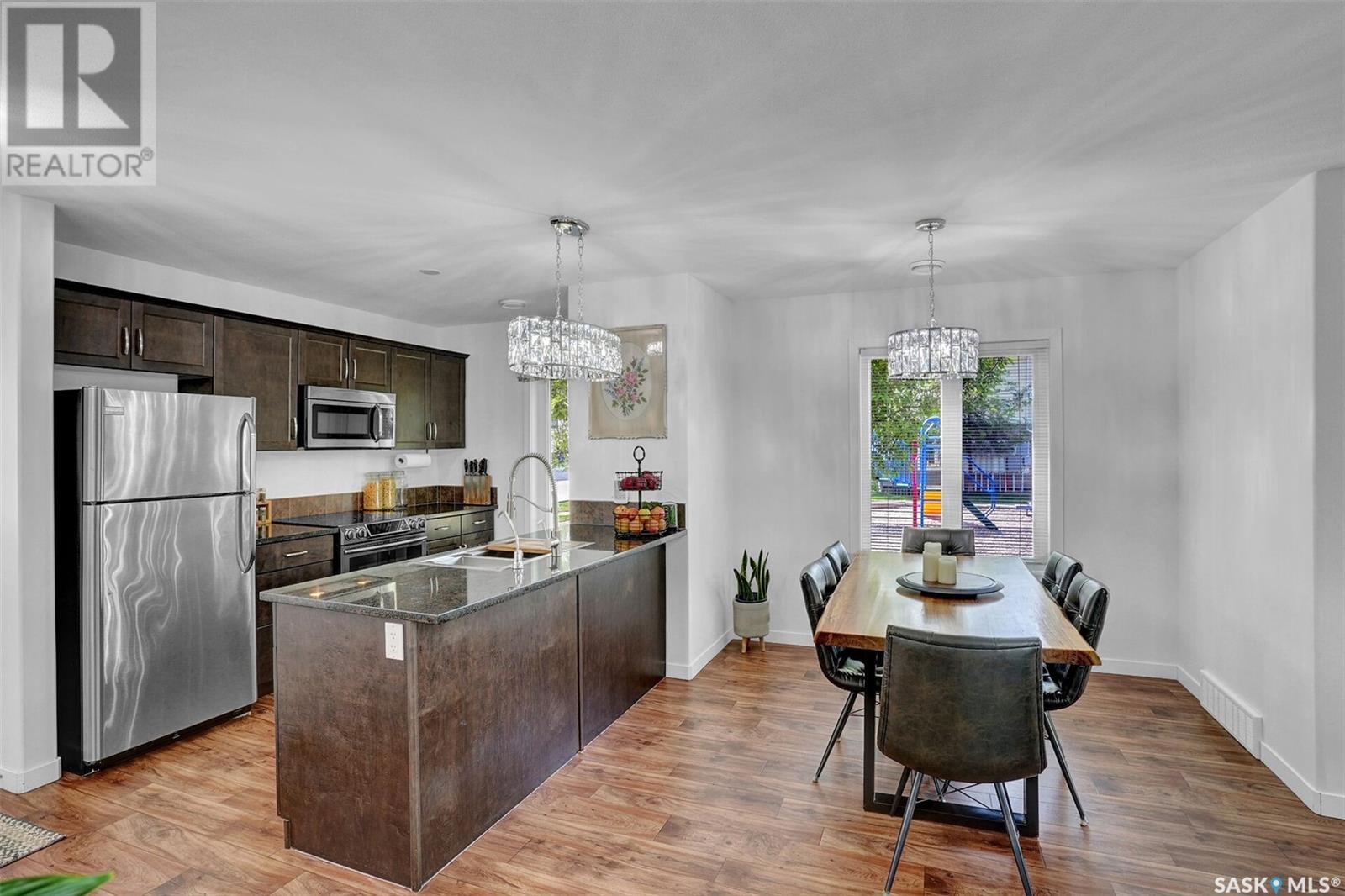 Single Family House 2 Level for Sale in  Grey STREET Regina 