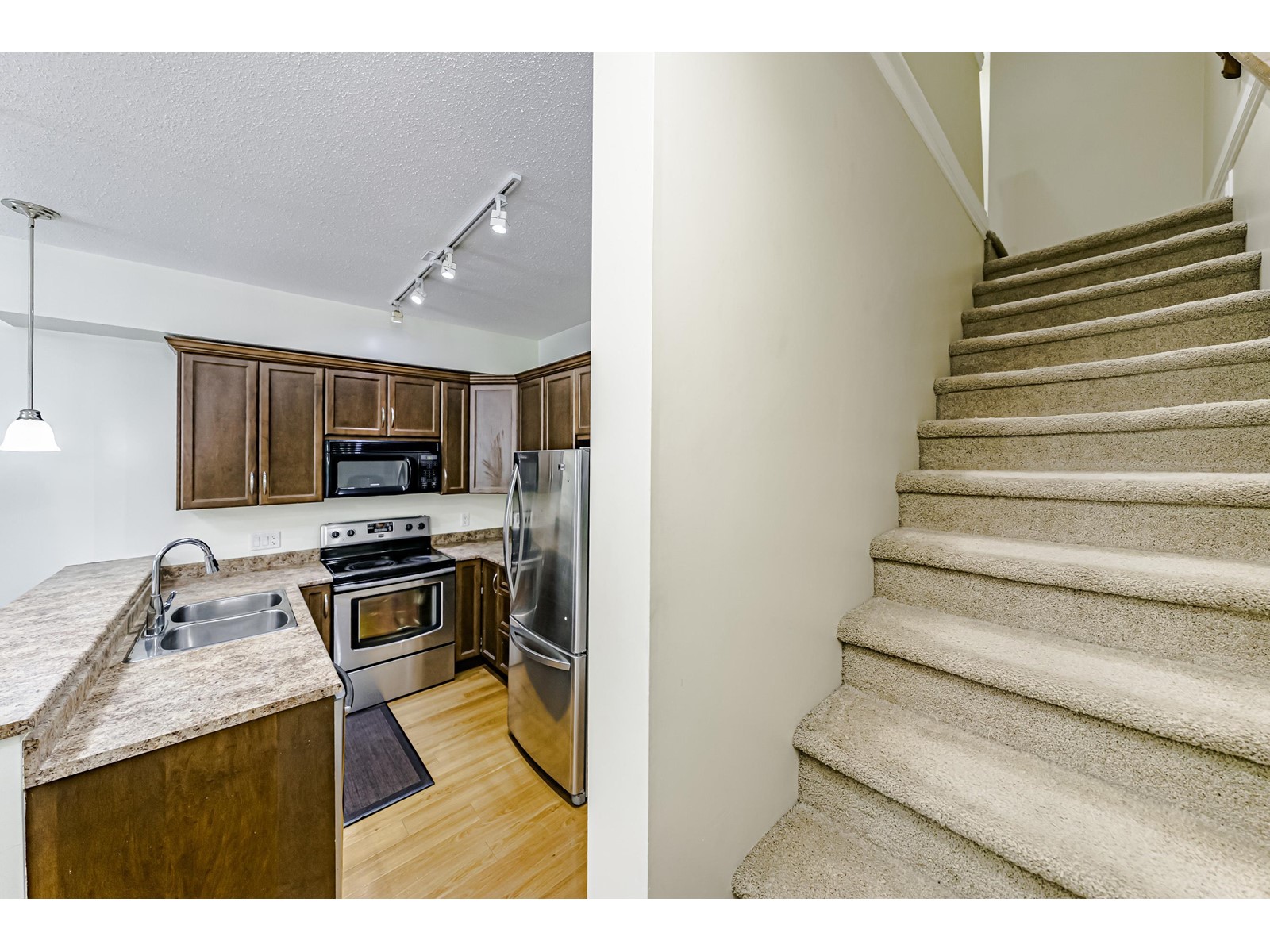 Photo 17 of 2 9140 Hazel Street Chilliwack Proper East, Chilliwack BC