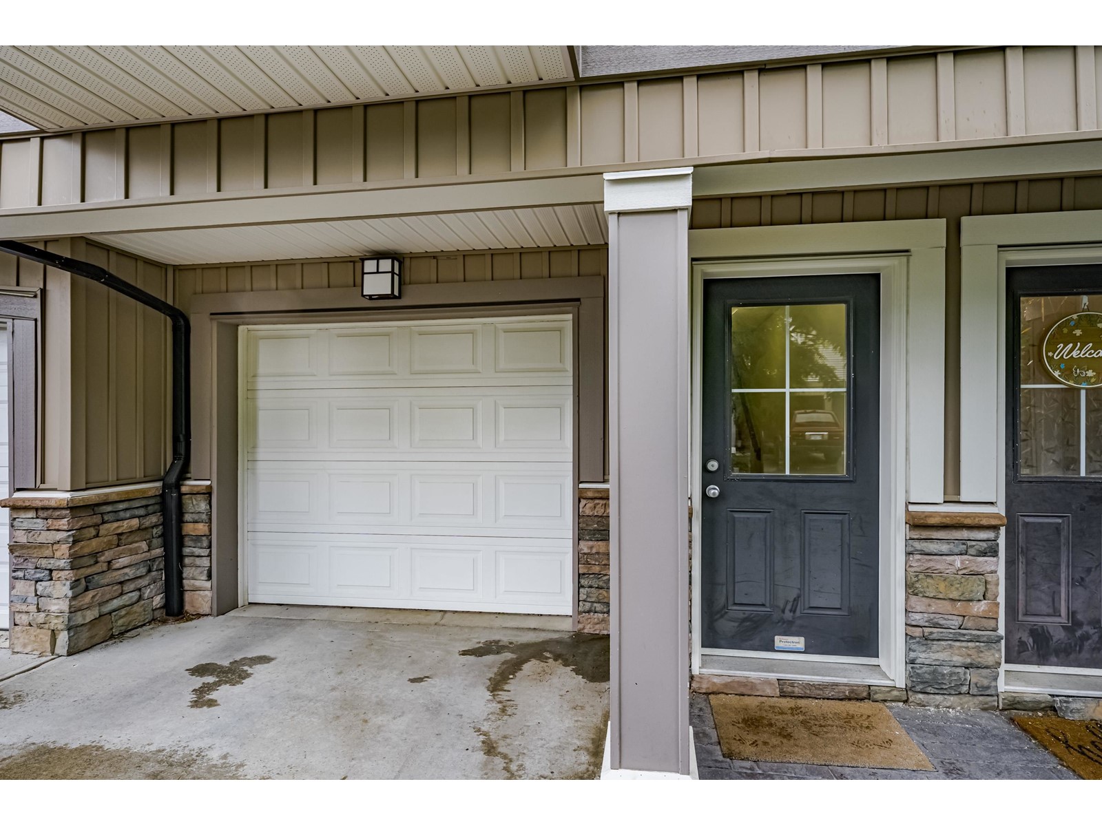 Photo 4 of 2 9140 Hazel Street Chilliwack Proper East, Chilliwack BC