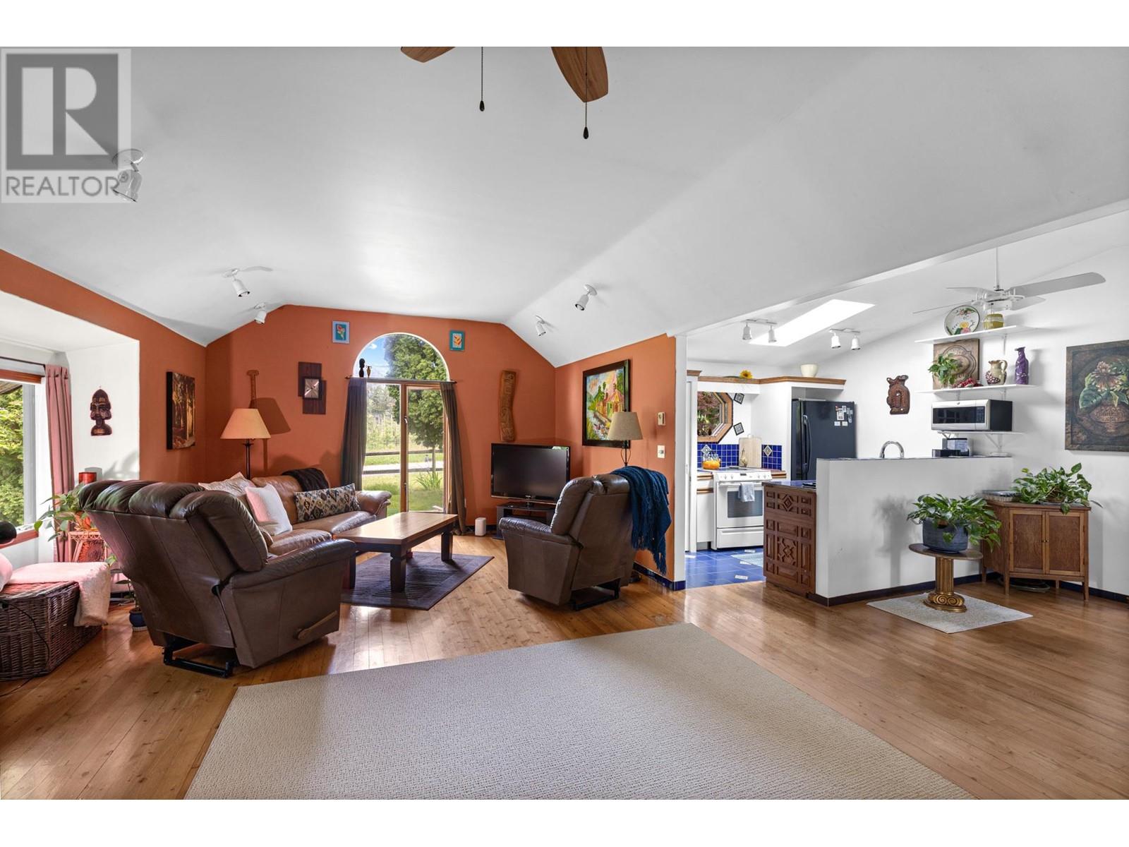 Photo 10 of 1330 Geen Road, Kelowna BC