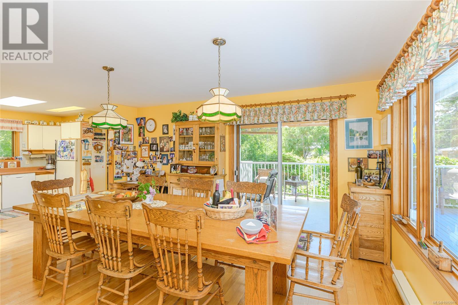 169 Fernwood Rd, Salt Spring