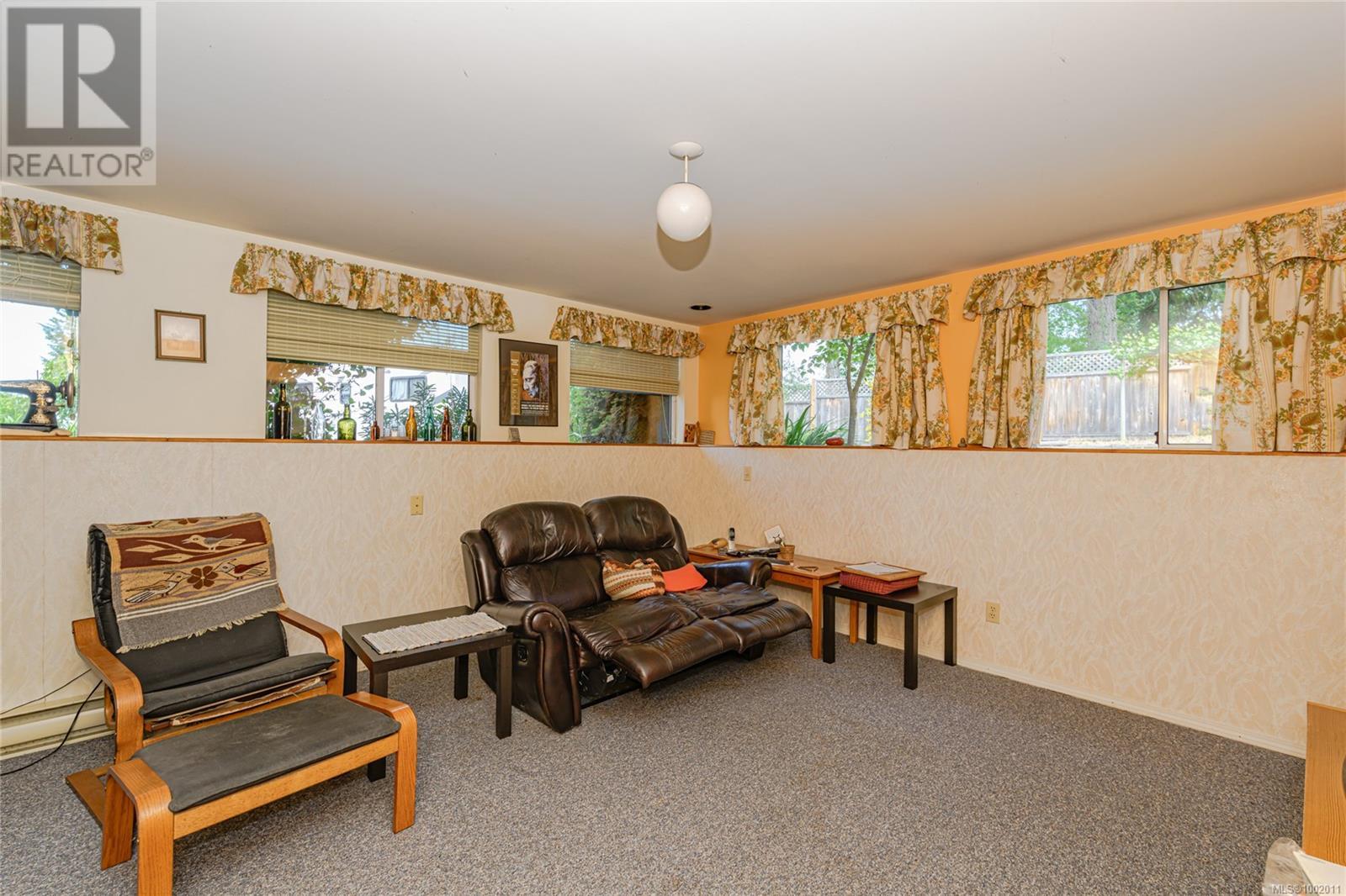 169 Fernwood Rd, Salt Spring