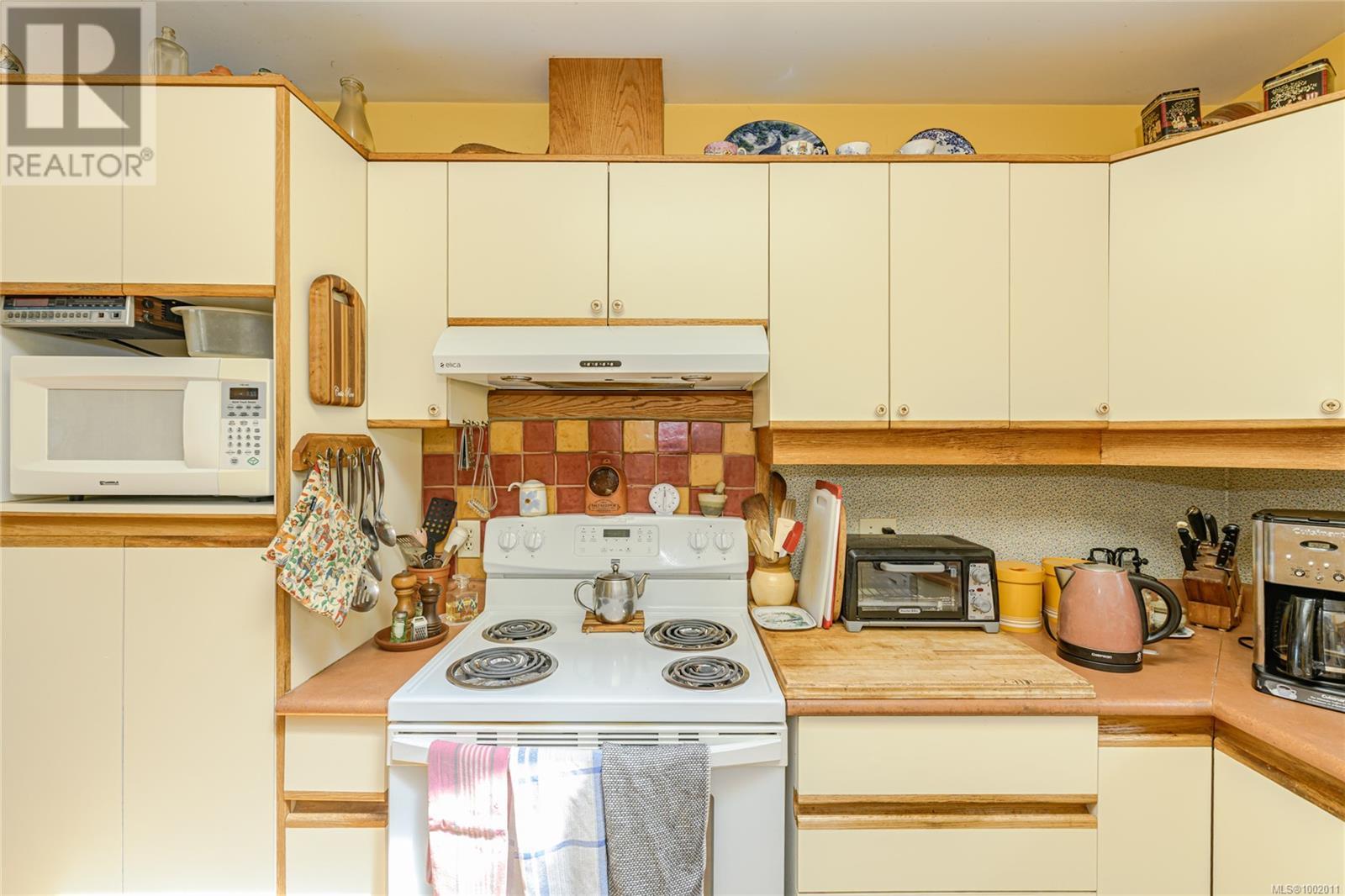 169 Fernwood Rd, Salt Spring