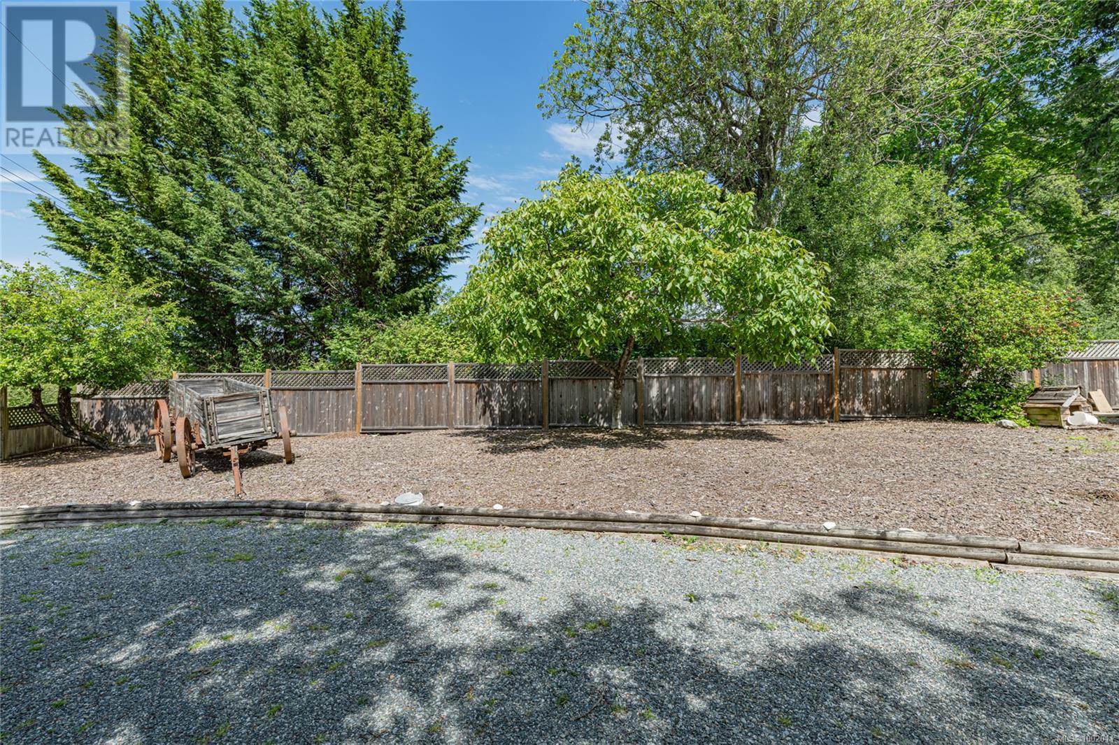 169 Fernwood Rd, Salt Spring