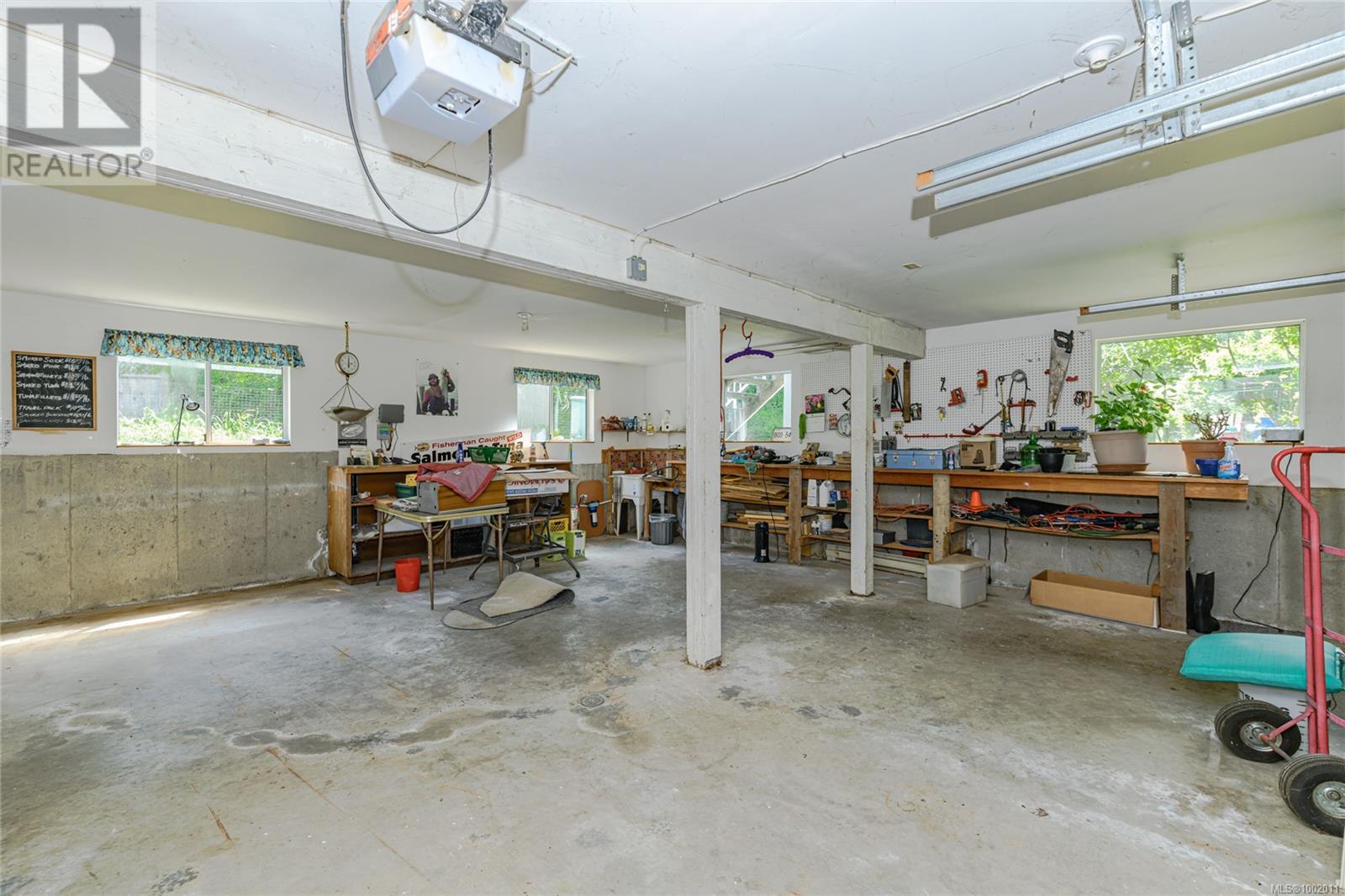 169 Fernwood Rd, Salt Spring
