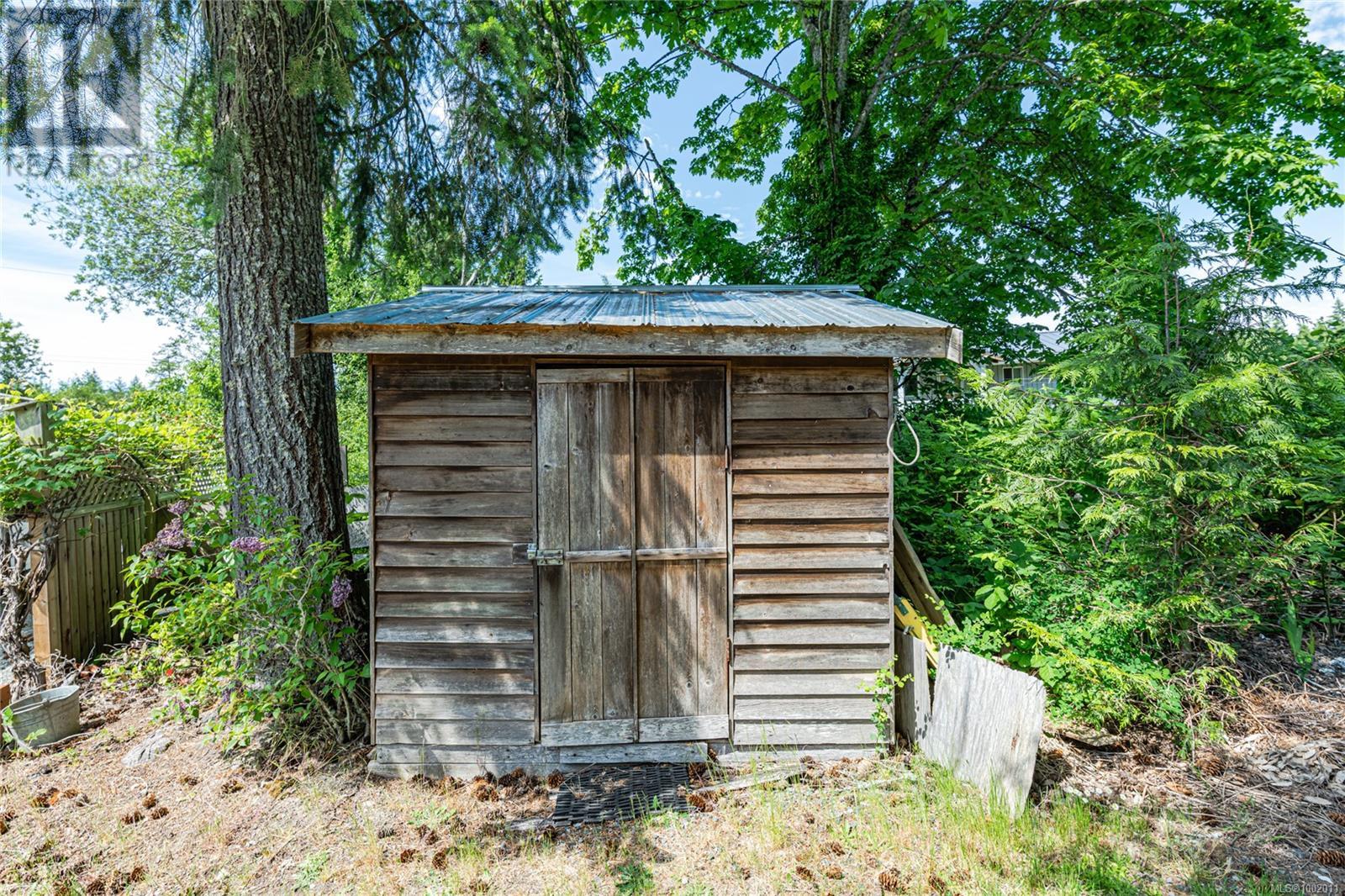 169 Fernwood Rd, Salt Spring