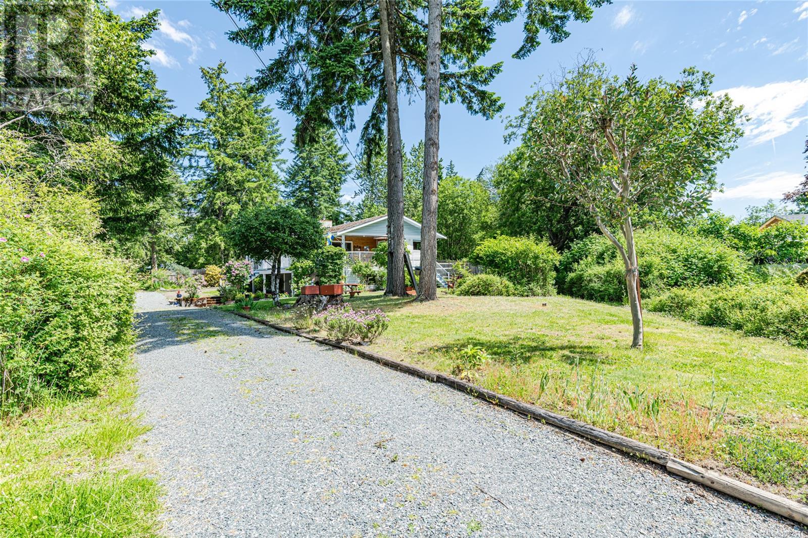 169 Fernwood Rd, Salt Spring