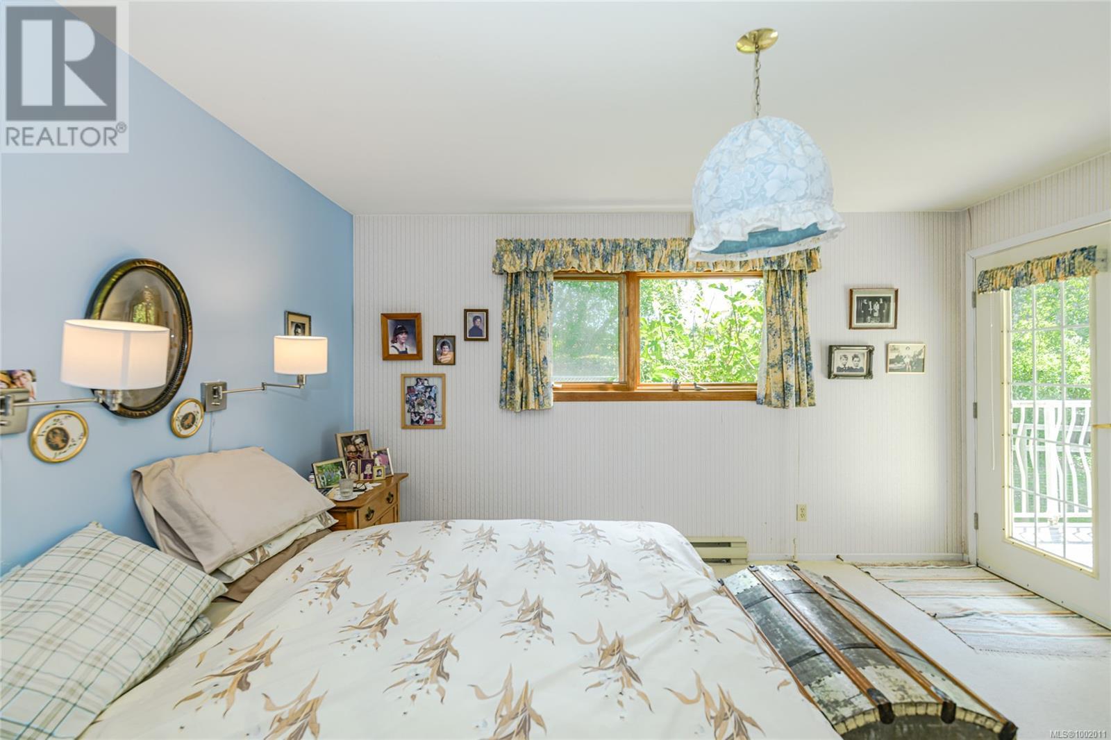 169 Fernwood Rd, Salt Spring