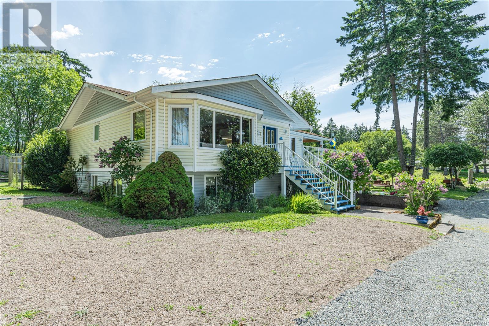 169 Fernwood Rd, Salt Spring