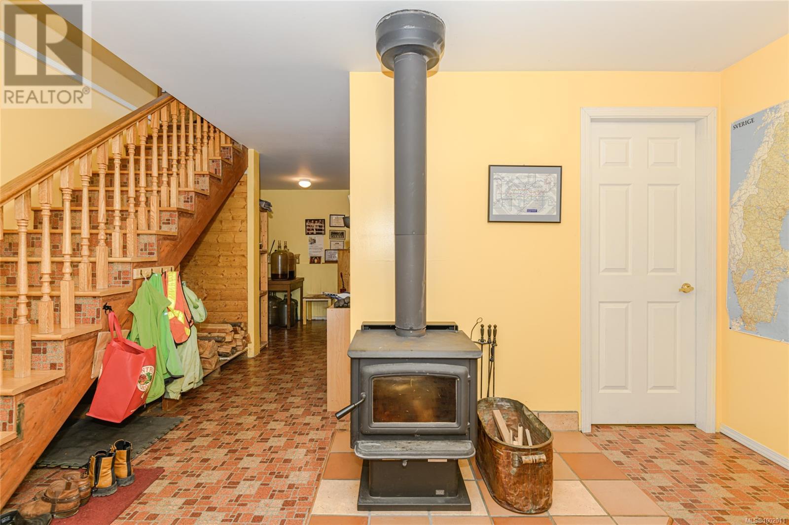 169 Fernwood Rd, Salt Spring