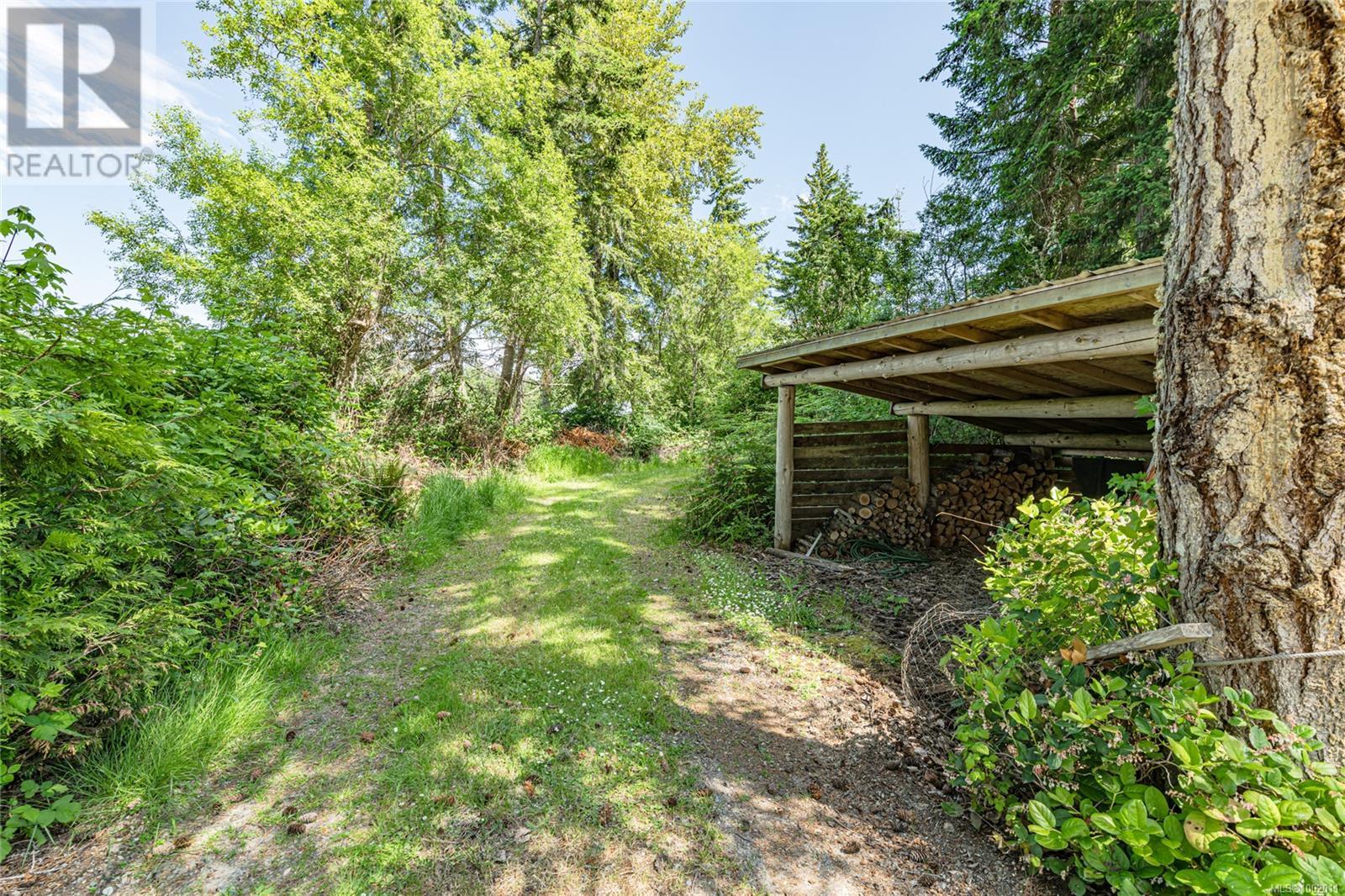 169 Fernwood Rd, Salt Spring