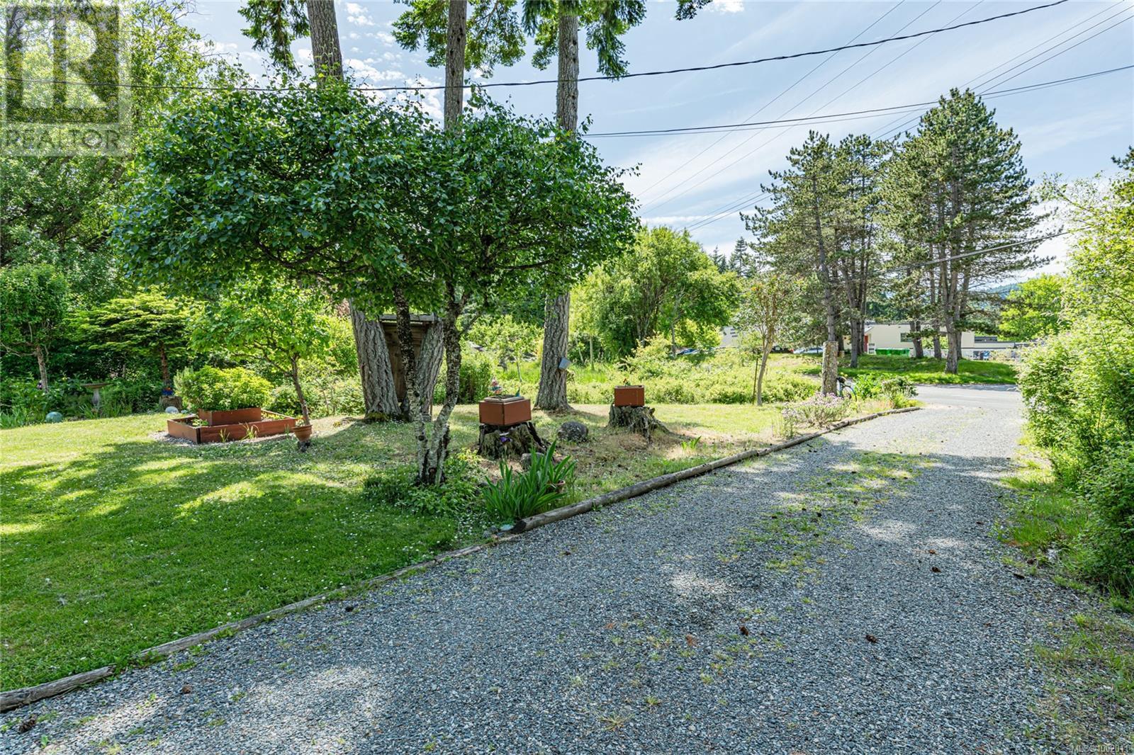 169 Fernwood Rd, Salt Spring