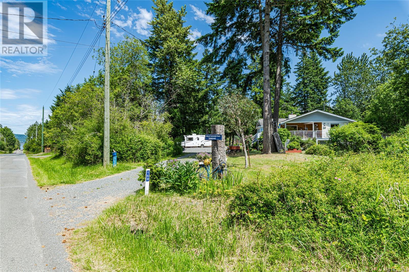 169 Fernwood Rd, Salt Spring