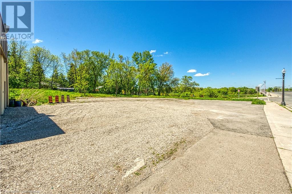 Photo 21 of 39 Talbot Street W, Cayuga ON