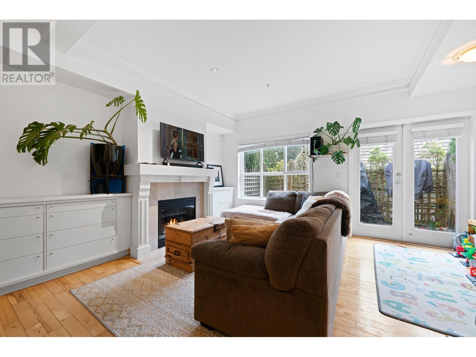 Photo 4 of 6 2688 Mountain Highway, North Vancouver BC