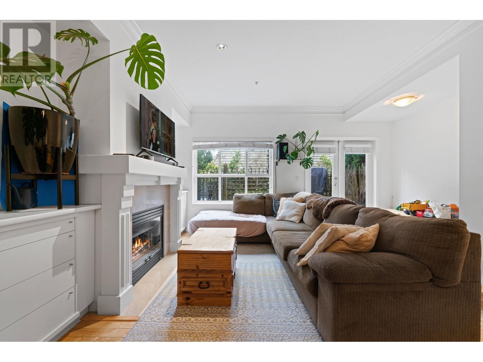Photo 3 of 6 2688 Mountain Highway, North Vancouver BC