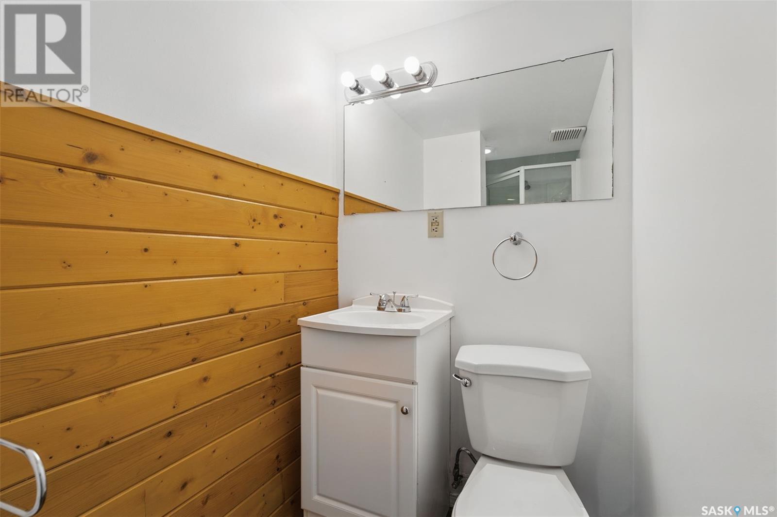 Photo 10 of 517 Isabella Street W, Saskatoon SK
