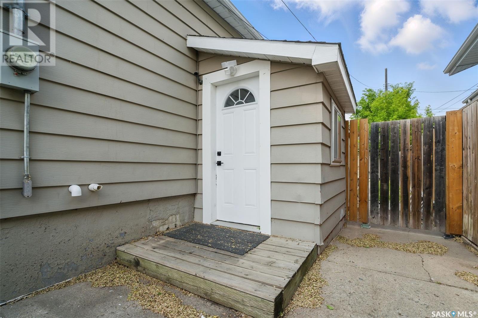 Photo 24 of 517 Isabella Street W, Saskatoon SK