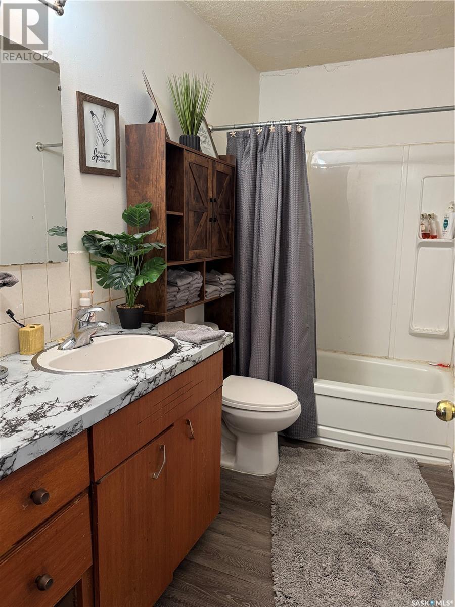Photo 34 of 2102 2104 Rothwell Street, Regina SK