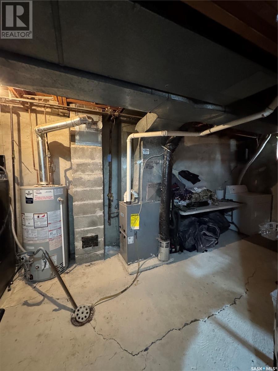 Photo 16 of 2102 2104 Rothwell Street, Regina SK