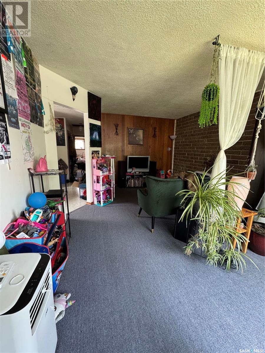 Photo 39 of 2102 2104 Rothwell Street, Regina SK
