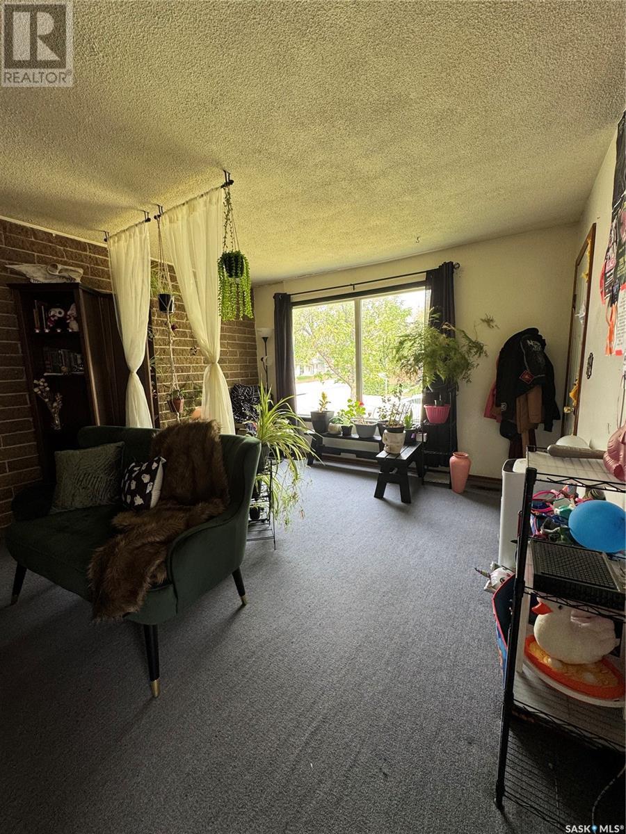 Photo 28 of 2102 2104 Rothwell Street, Regina SK