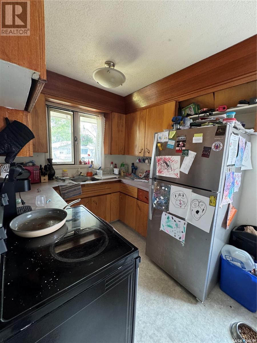 Photo 9 of 2102 2104 Rothwell Street, Regina SK