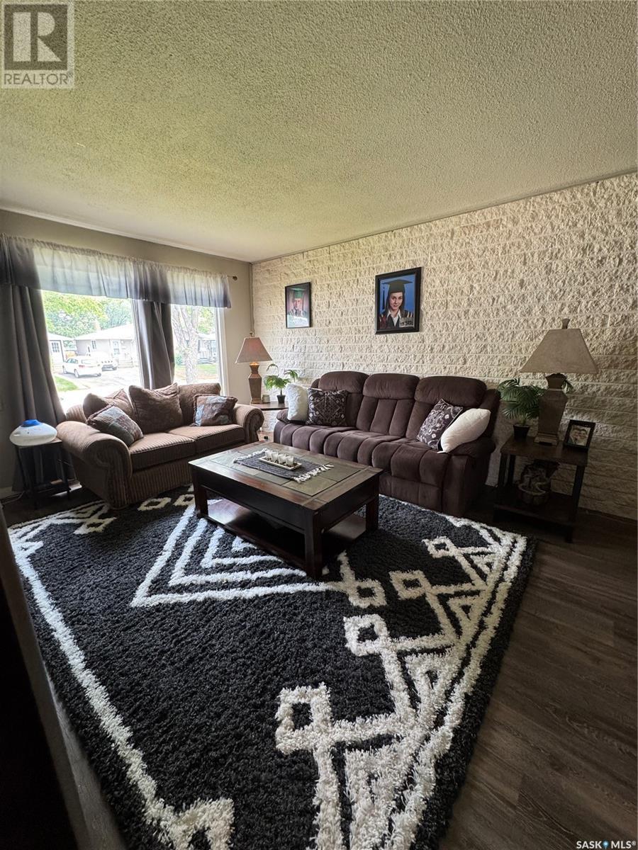 Photo 10 of 2102 2104 Rothwell Street, Regina SK