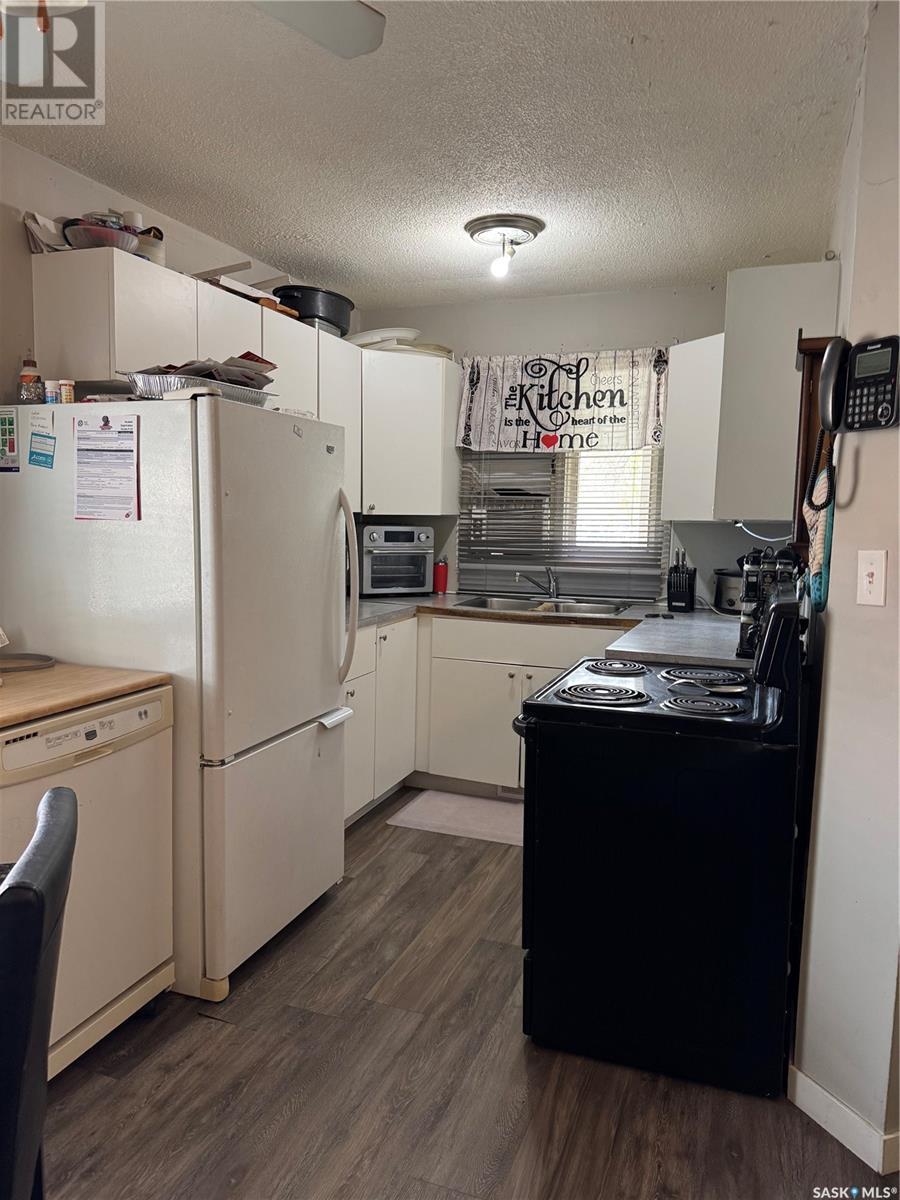 Photo 18 of 2102 2104 Rothwell Street, Regina SK