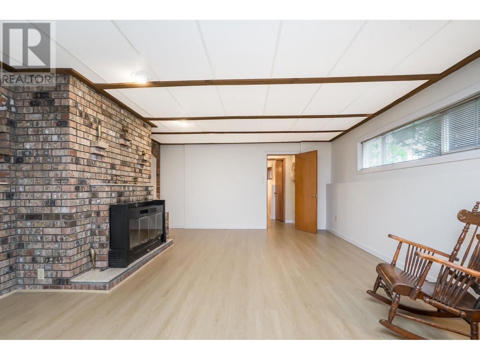 Photo 40 of 6825 Hycrest Drive, Burnaby BC
