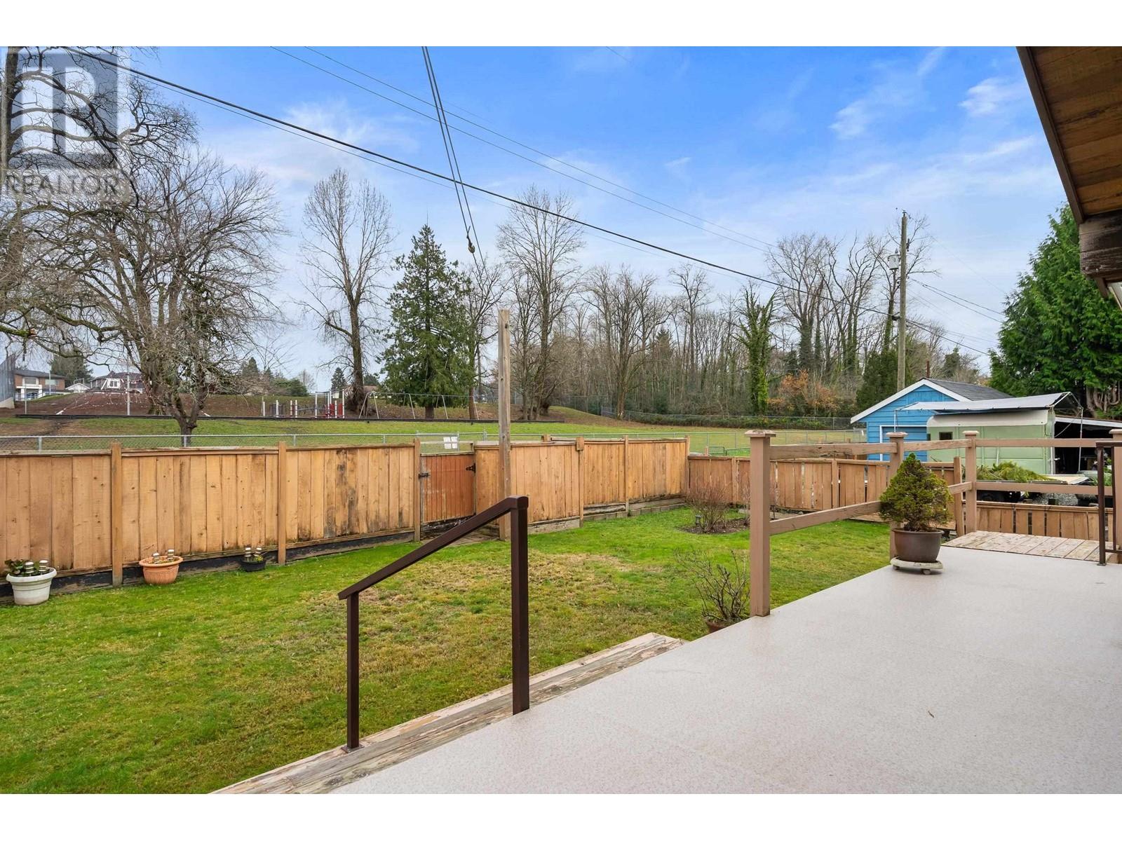 Photo 23 of 6825 Hycrest Drive, Burnaby BC