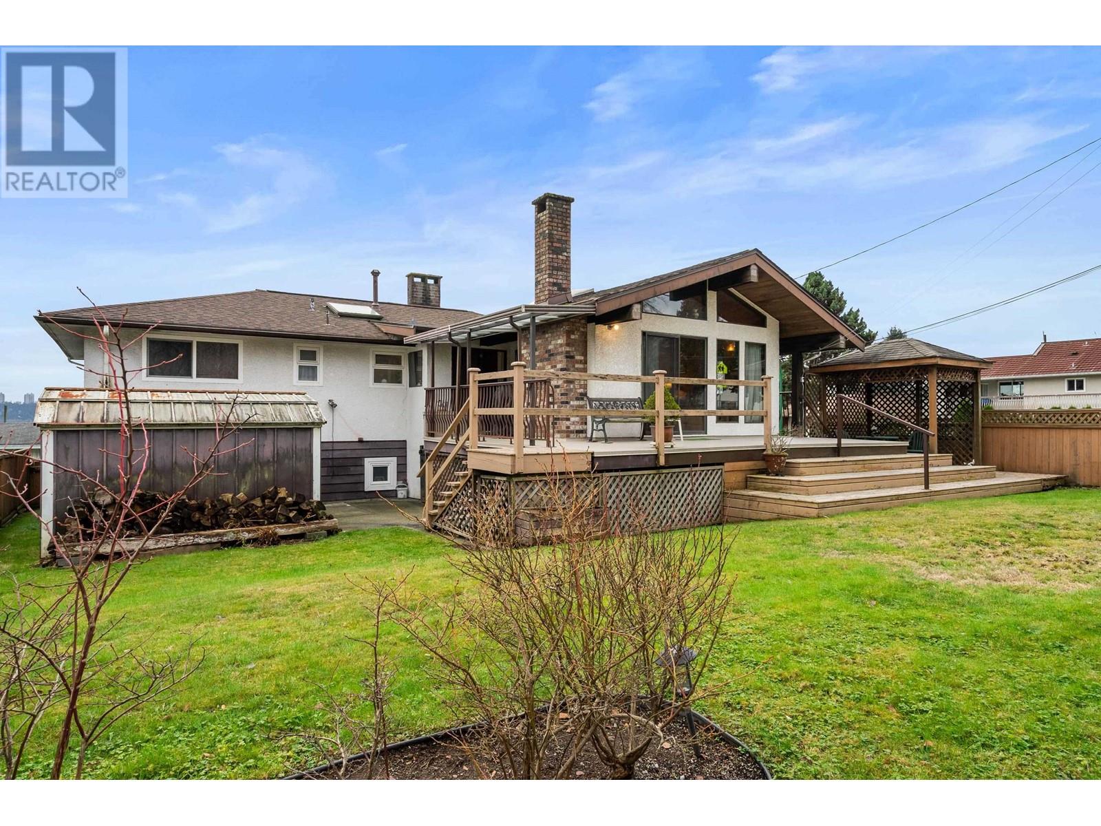 Photo 29 of 6825 Hycrest Drive, Burnaby BC