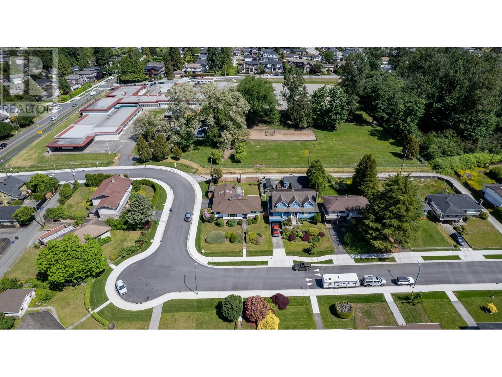 Photo 21 of 6825 Hycrest Drive, Burnaby BC