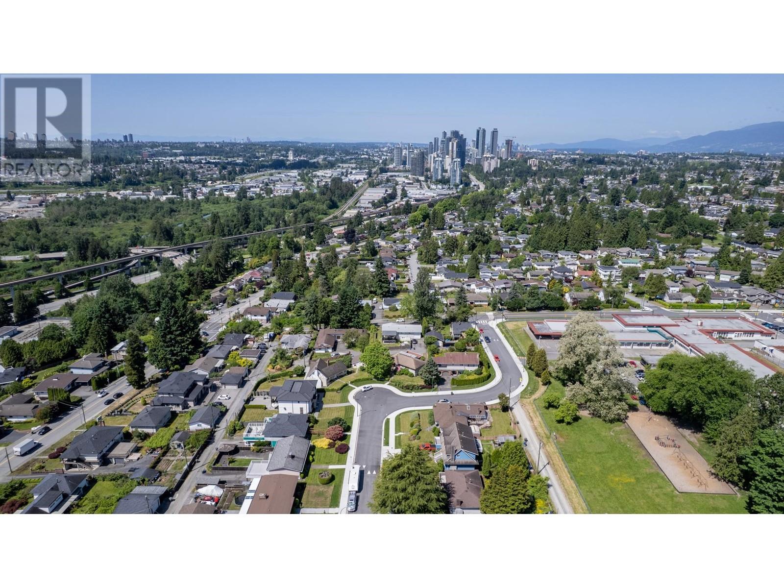 Photo 22 of 6825 Hycrest Drive, Burnaby BC