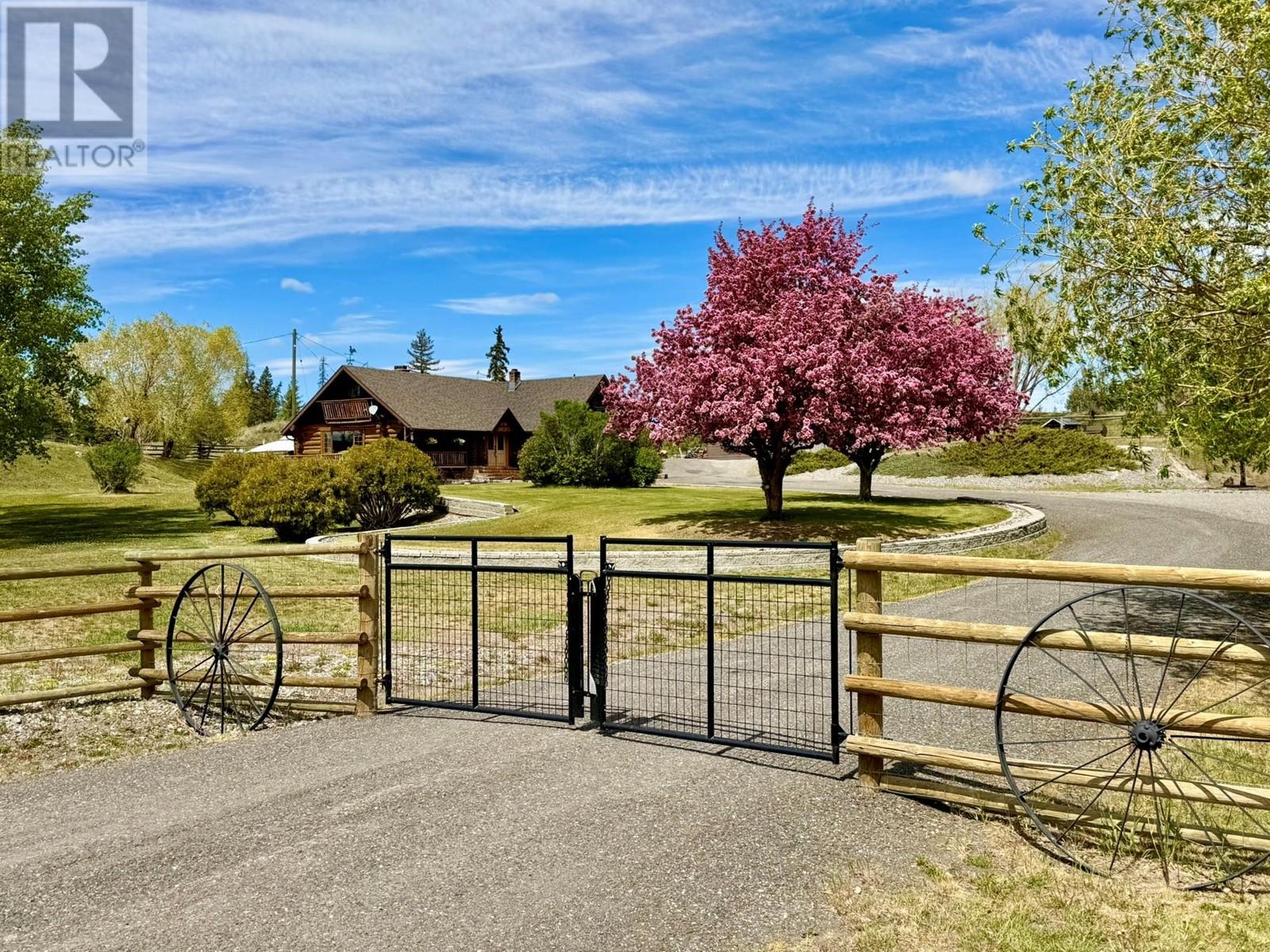 Photo 11 of 1273 Chasm Road, Clinton BC