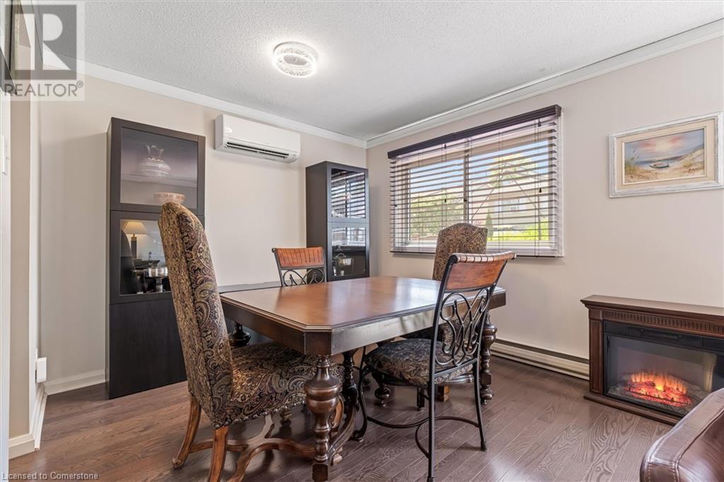 Photo 7 of 5005 Pinedale Avenue Unit 56, Burlington ON