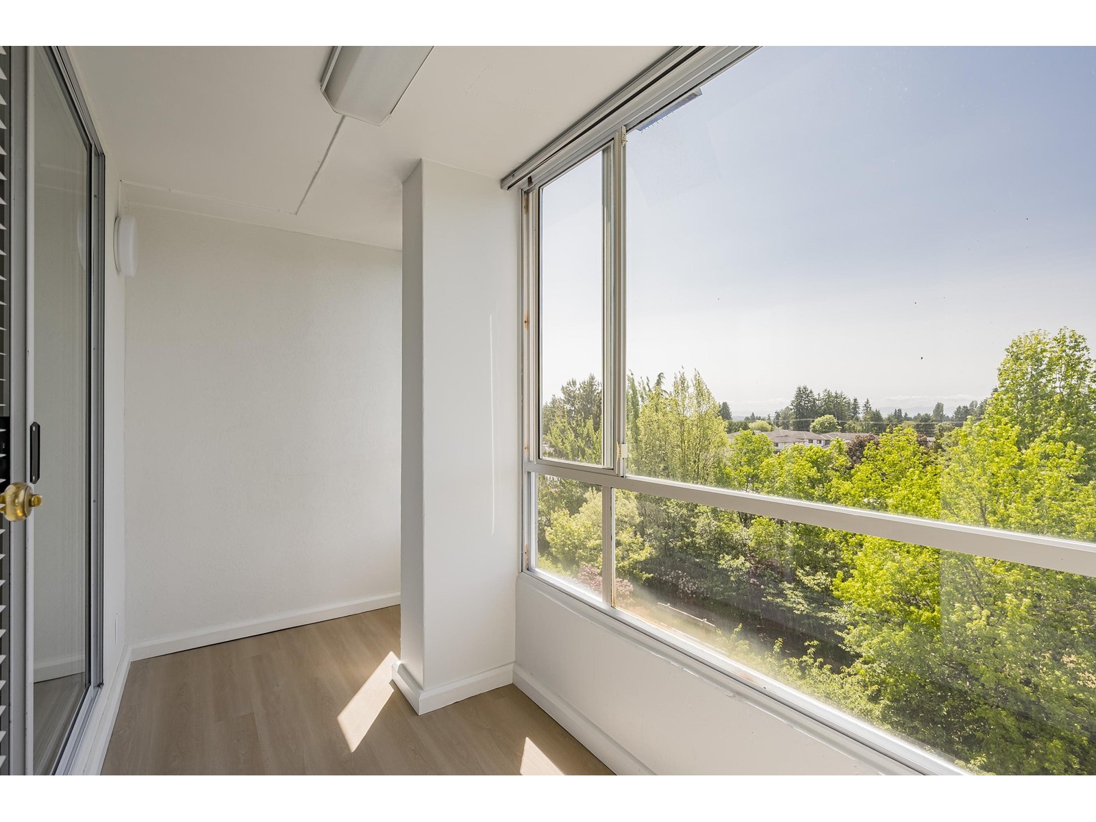 Photo 13 of 705 11910 80 Avenue, Delta BC