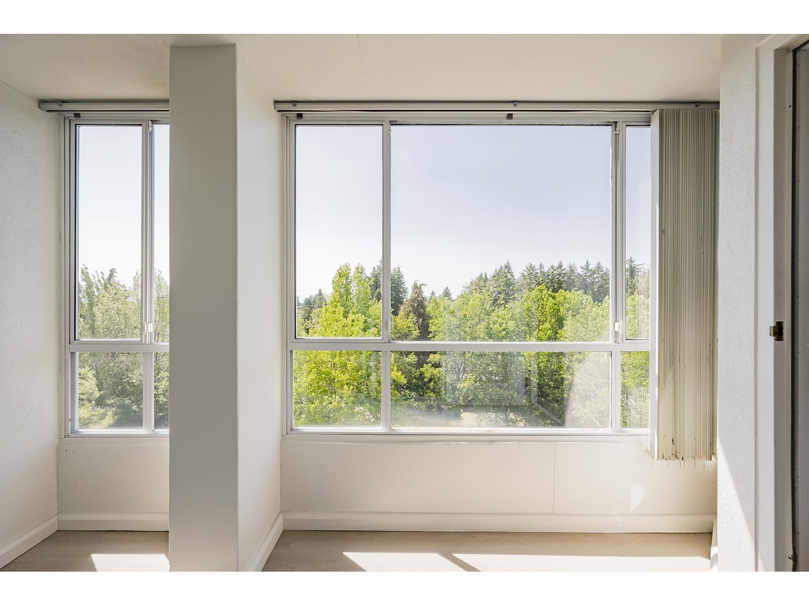 Photo 11 of 705 11910 80 Avenue, Delta BC