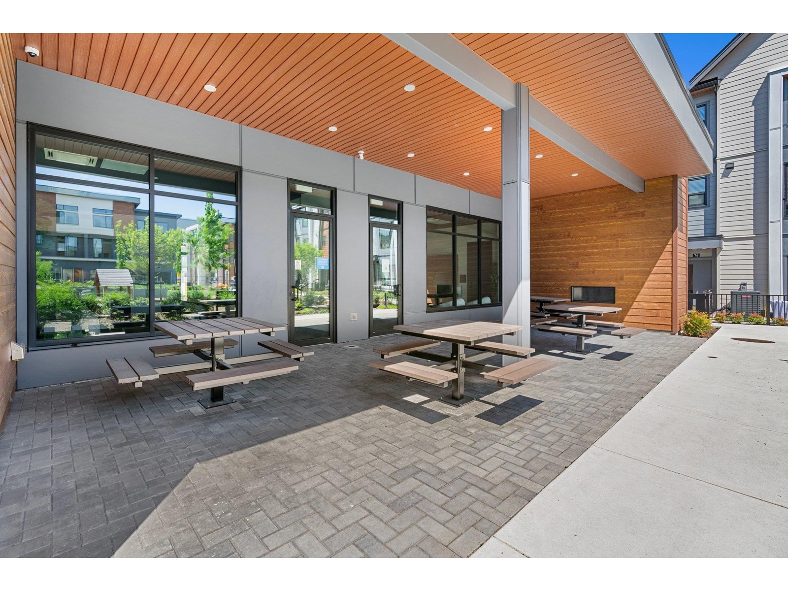 411 30490 CARDINAL AVENUE, Abbotsford real estate listing R3011108