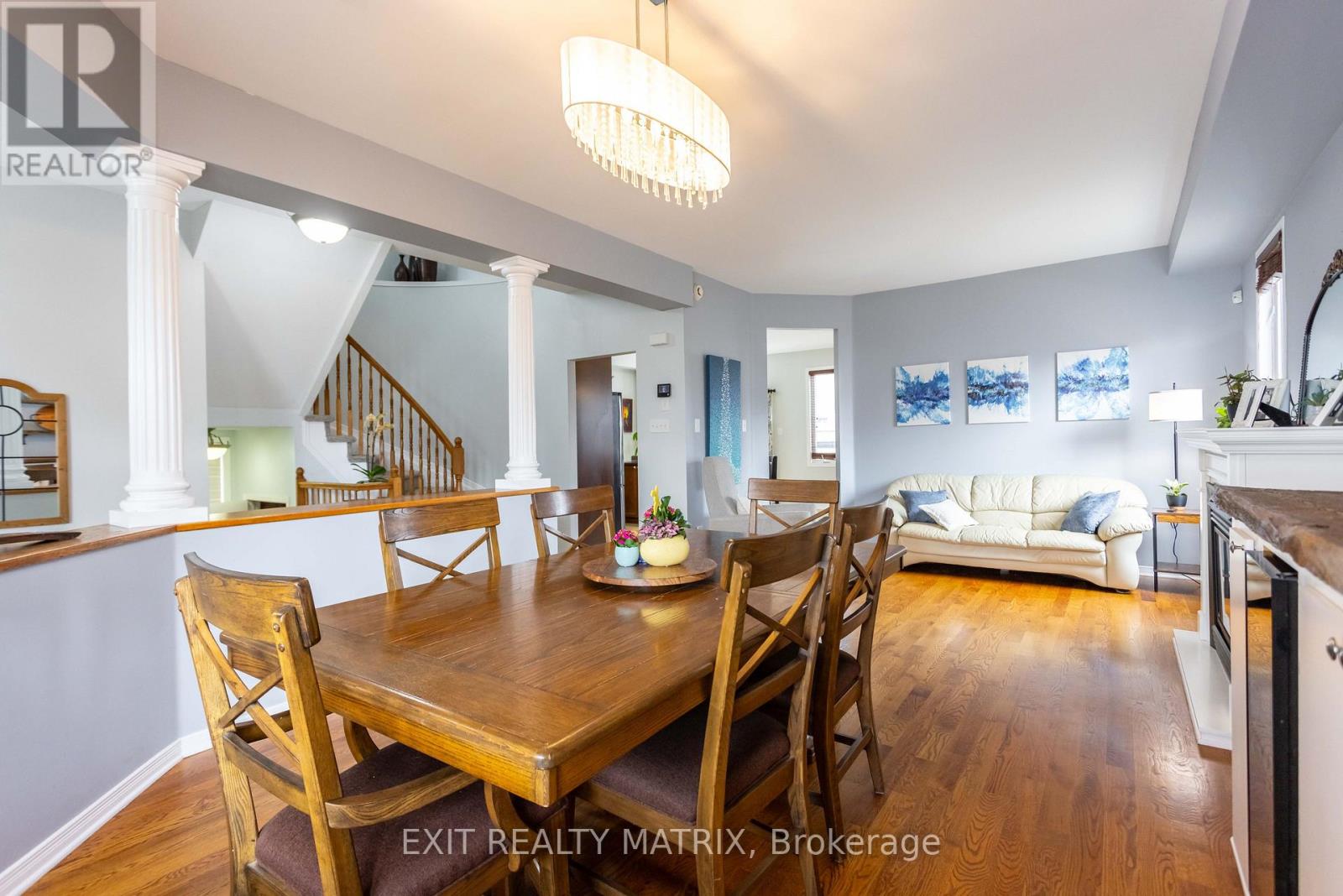 Photo 10 of 221 Hillpark High Street, Ottawa ON