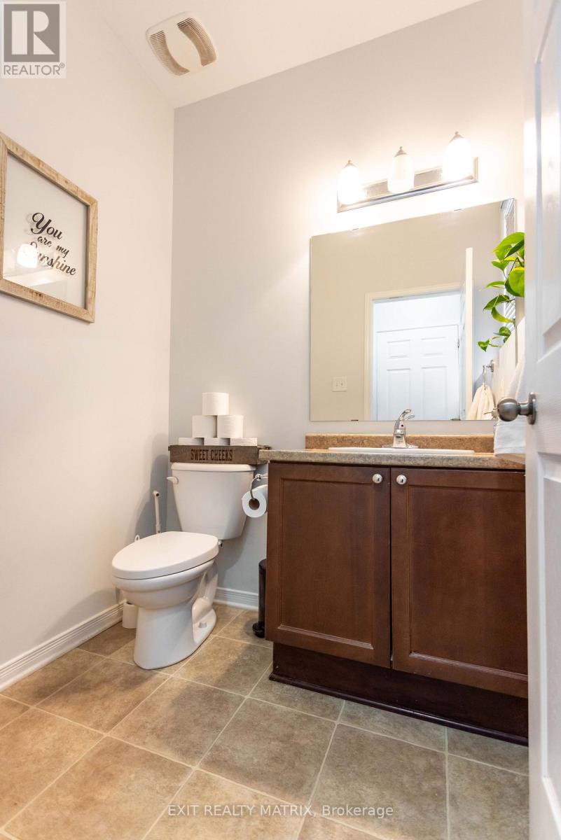 Photo 20 of 221 Hillpark High Street, Ottawa ON