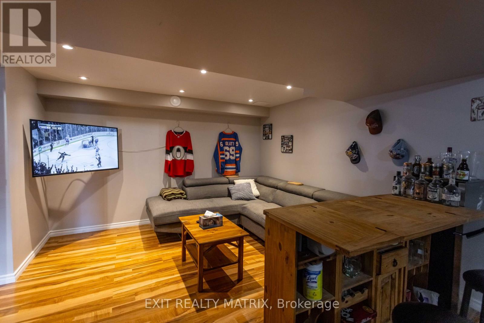 Photo 34 of 221 Hillpark High Street, Ottawa ON