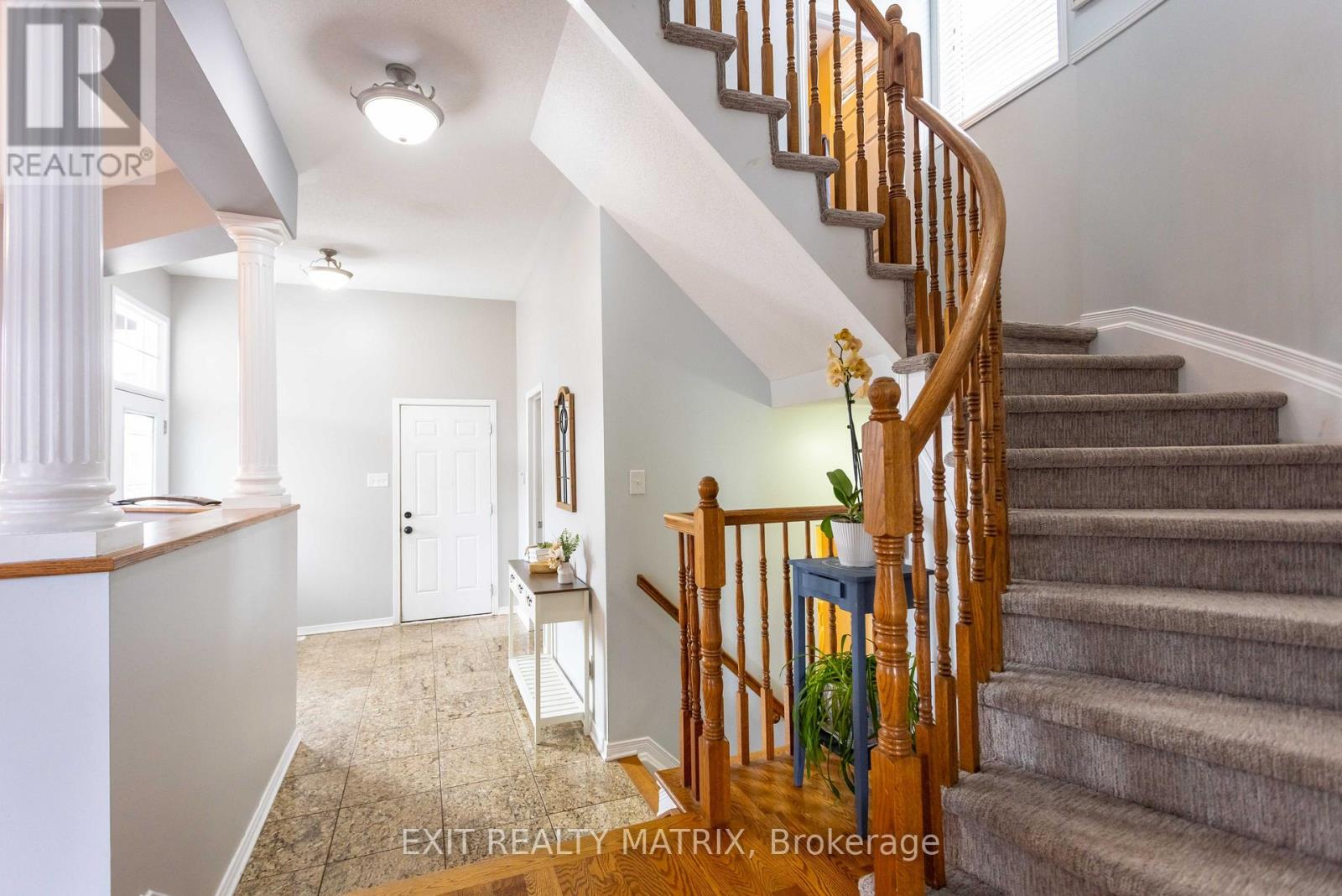 Photo 6 of 221 Hillpark High Street, Ottawa ON