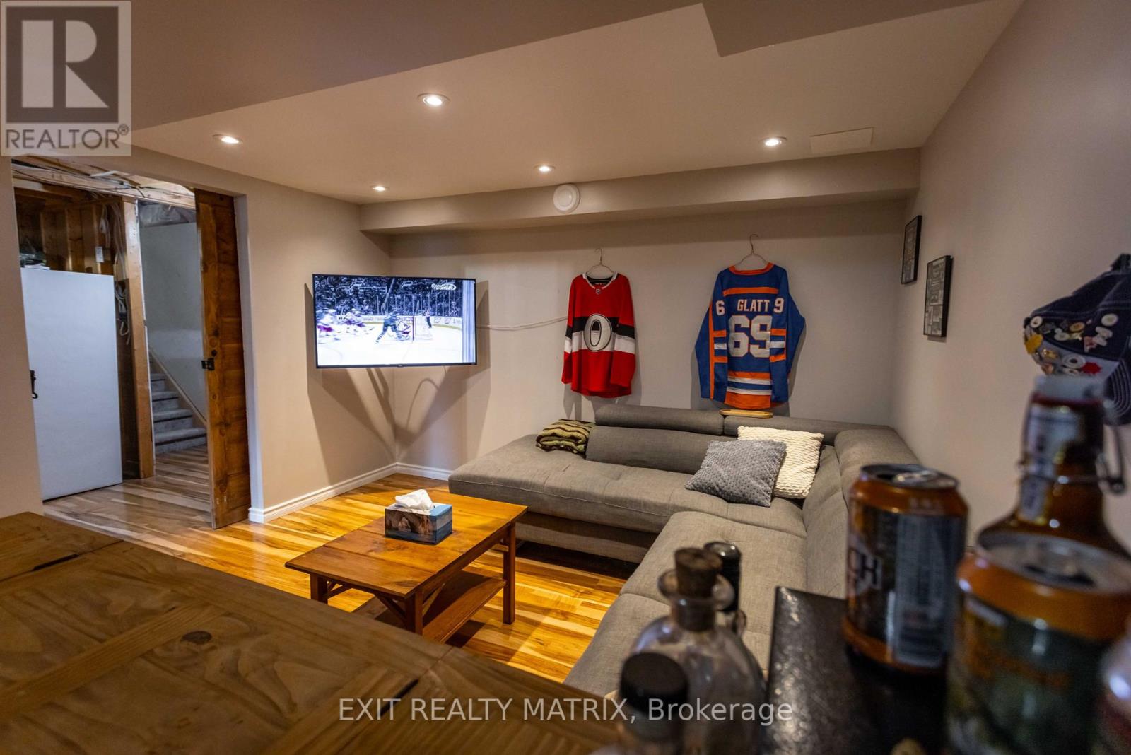 Photo 33 of 221 Hillpark High Street, Ottawa ON
