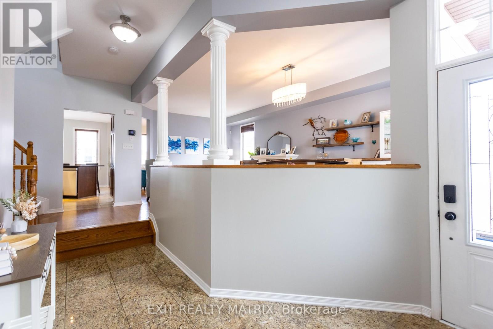 Photo 7 of 221 Hillpark High Street, Ottawa ON