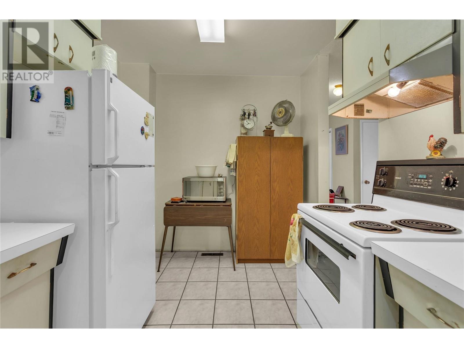  1358 Cherry Crescent East, Kelowna