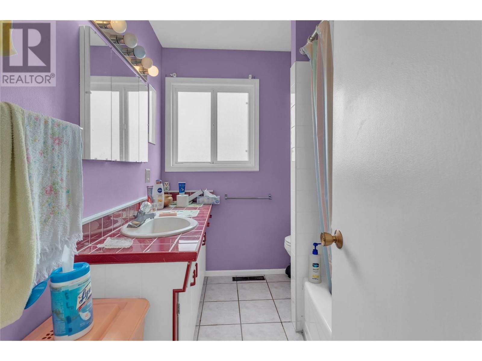  1358 Cherry Crescent East, Kelowna